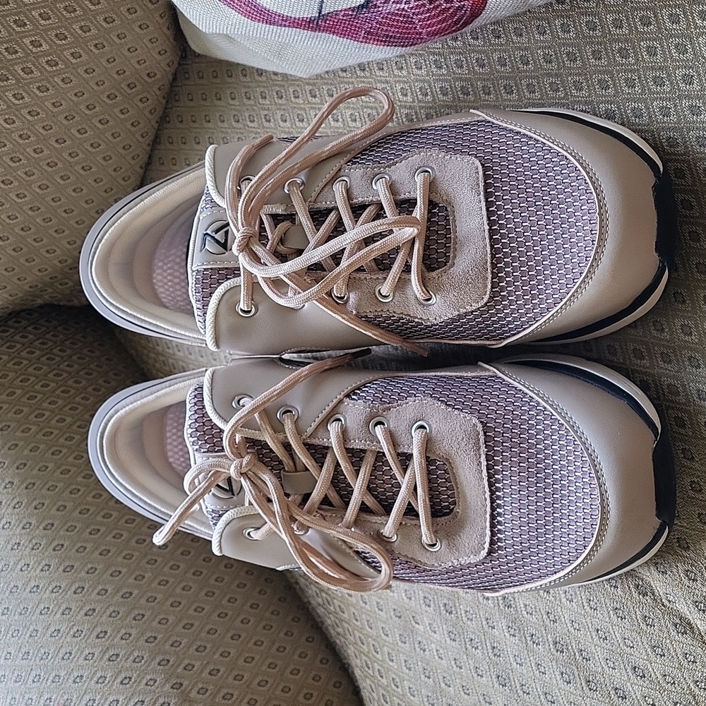 Zeba men's tennis shoes size 12